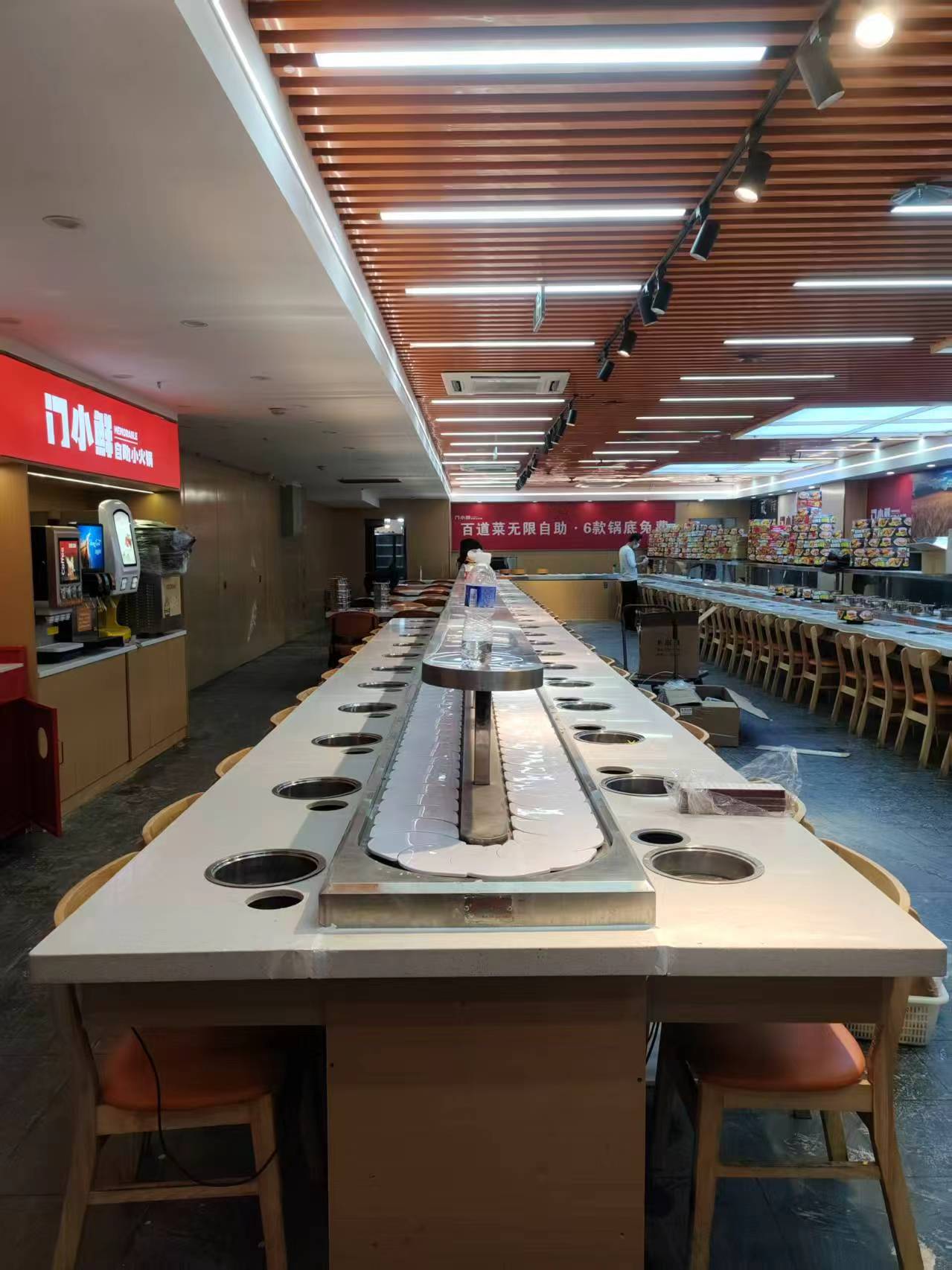 無煙旋轉(zhuǎn)火鍋設(shè)備